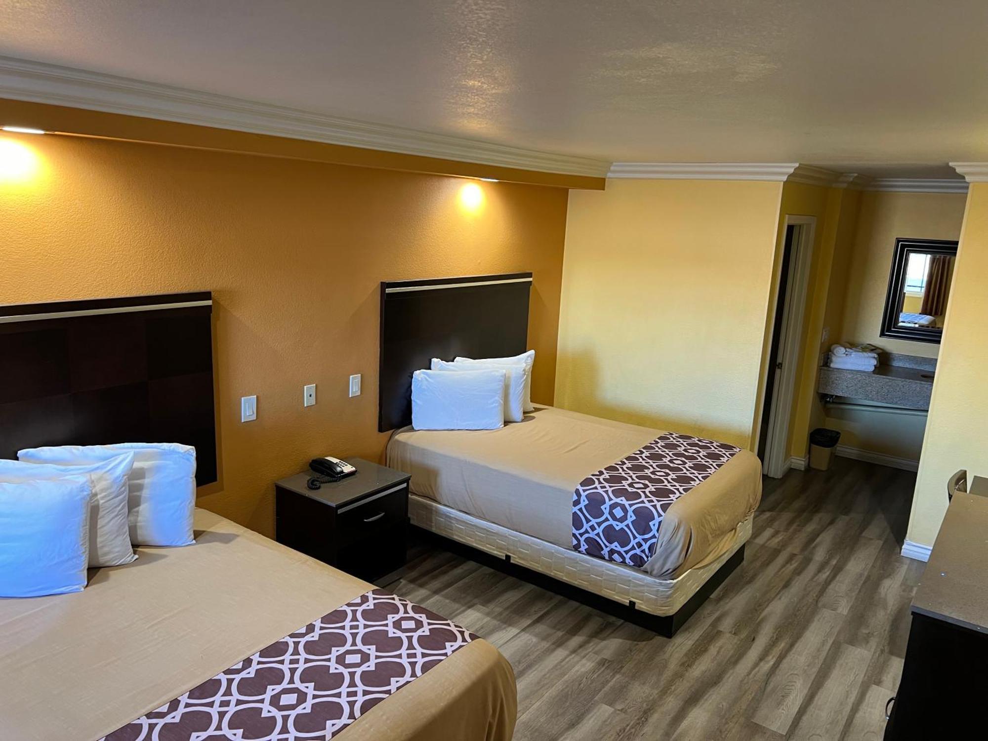 Industry Inn & Suites La Puente Exterior foto